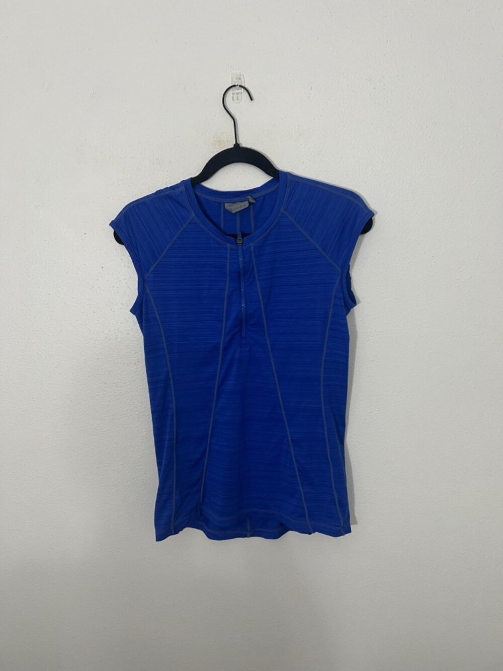 Athleta Pacifica Blue Fitted 1/4 Zip Tank Top Shirt Medium - Storage Pocket